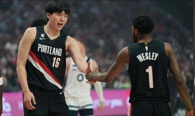 里程碑夜波特兰开拓者强势反弹，欧联冲刺阶段刷纪录，球迷炸锅，高层口径保持一致的简单介绍